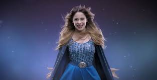 Tini cantando "Libre Soy" de Frozen:Una aventura congelada