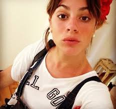 Lodo, Tini, Clara y Jorge en el hotel