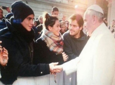 Tini Stoessel y Peter Lanzani fueron a ver al Papa Francisco en Italia!!  Link: https://www.mundotkm.com/hot-news-189526-tini-stoessel-y-peter-lanzani-con-el-papa-francisco